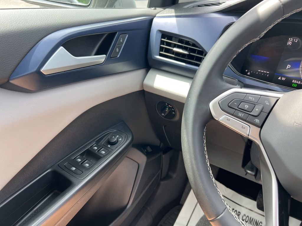 Certified 2023 Volkswagen Taos SE FWD image 19