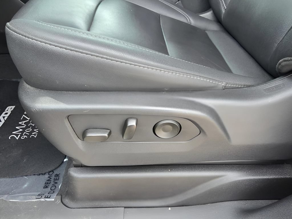 Used 2025 Chevrolet Suburban Z71 AWD/4WD image 23
