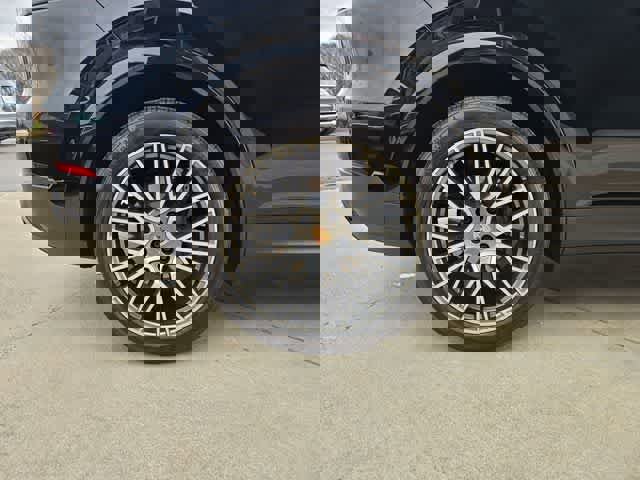 Used 2023 Porsche Cayenne S Platinum w/ Premium Package Plus image 12