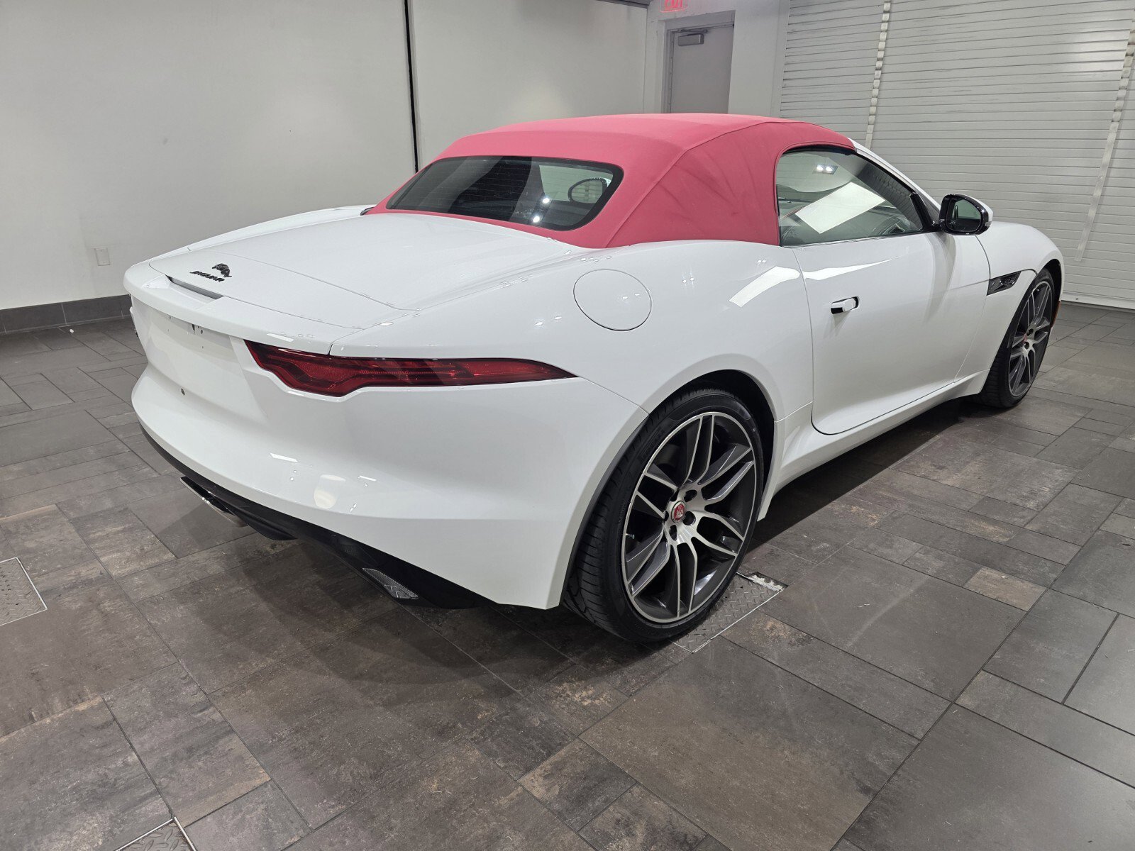 Used 2021 Jaguar F-TYPE Convertible image 7