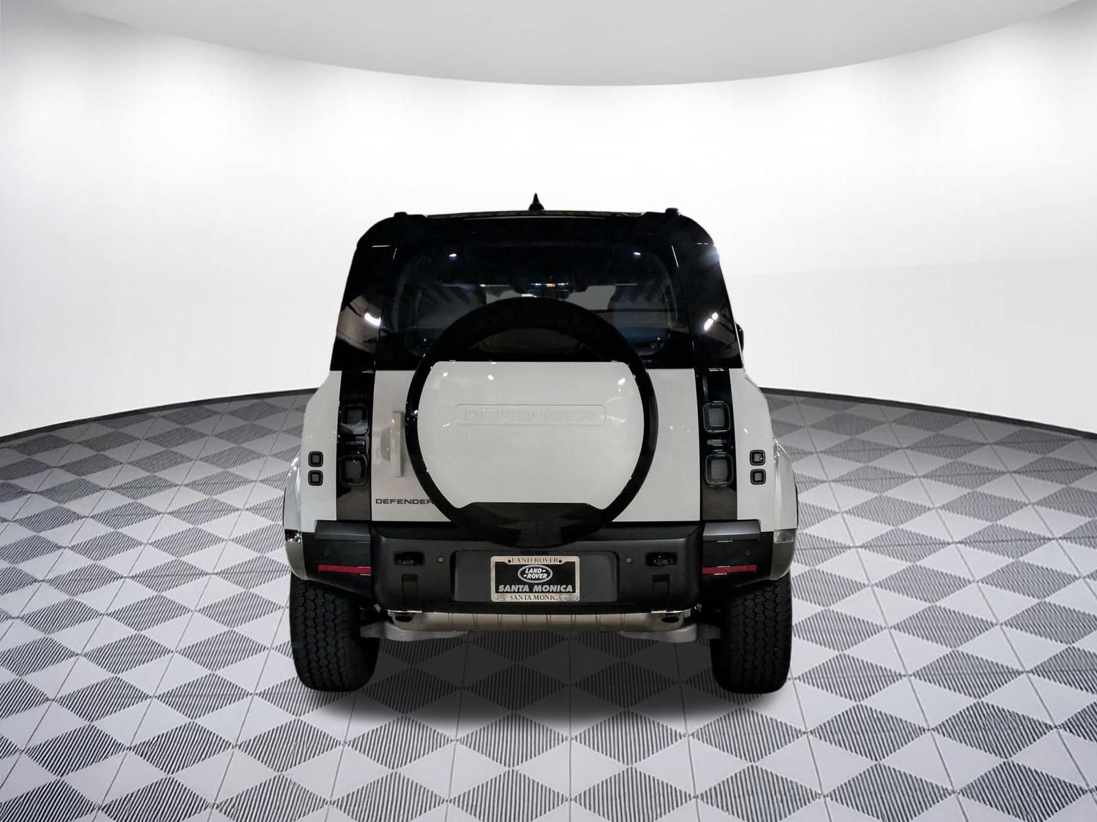 New 2026 Land Rover Defender 110 X-Dynamic SE AWD/4WD image 4