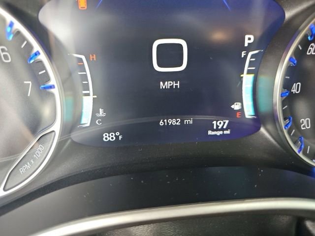 Used 2023 Chrysler Pacifica Touring-L FWD image 13