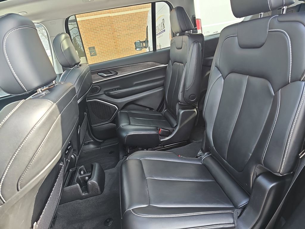 Used 2022 Jeep Grand Cherokee L Limited w/ Trailer Tow Group (B) image 16