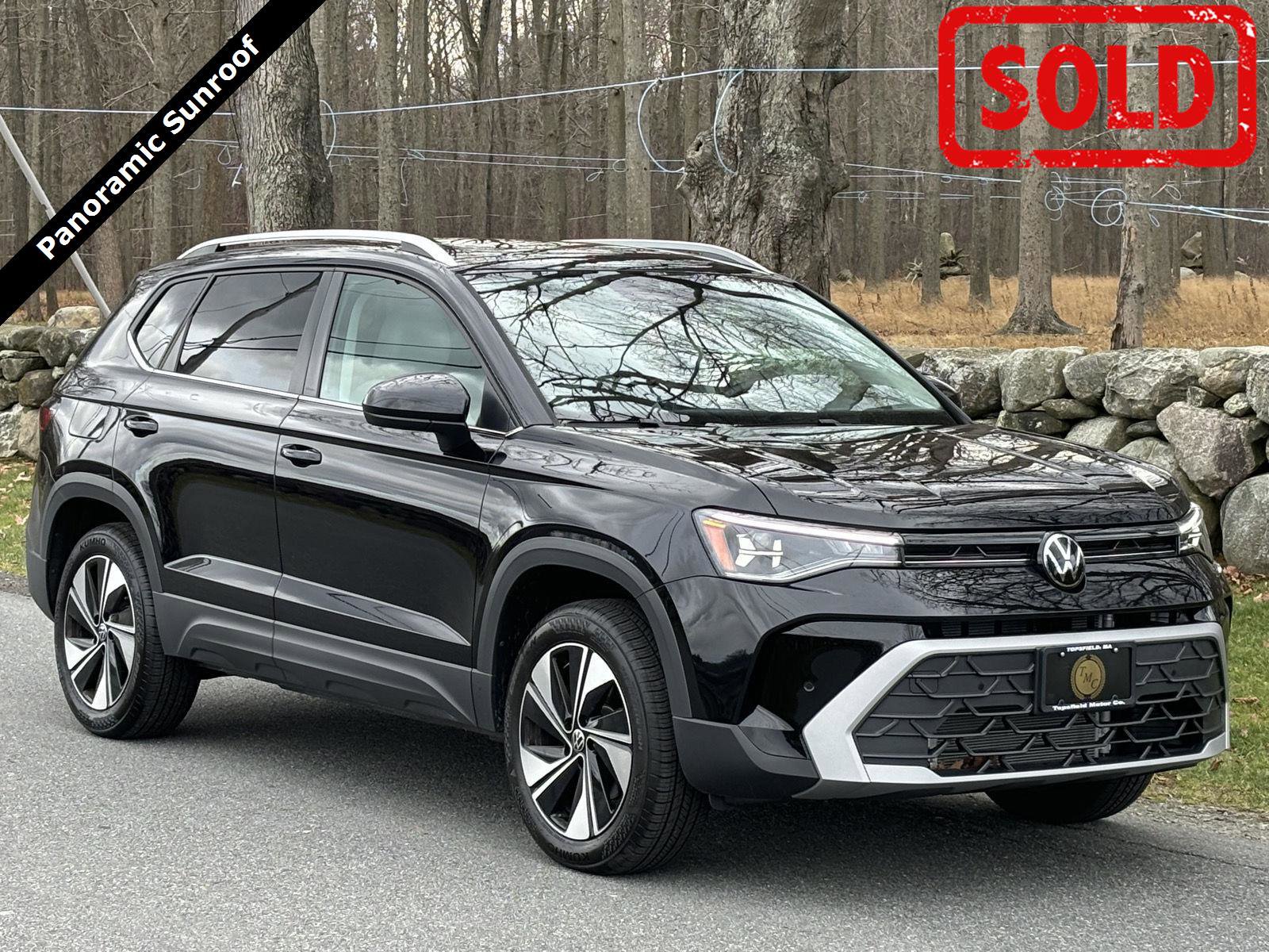 Used 2025 Volkswagen Taos SE w/ Panoramic Sunroof Package