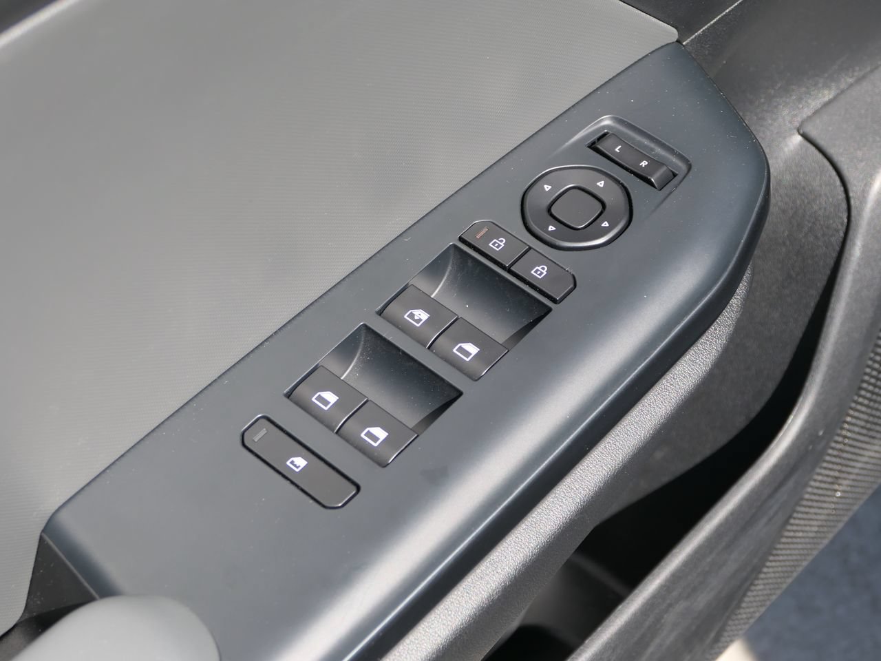 Used 2025 Kia K4 FWD image 14