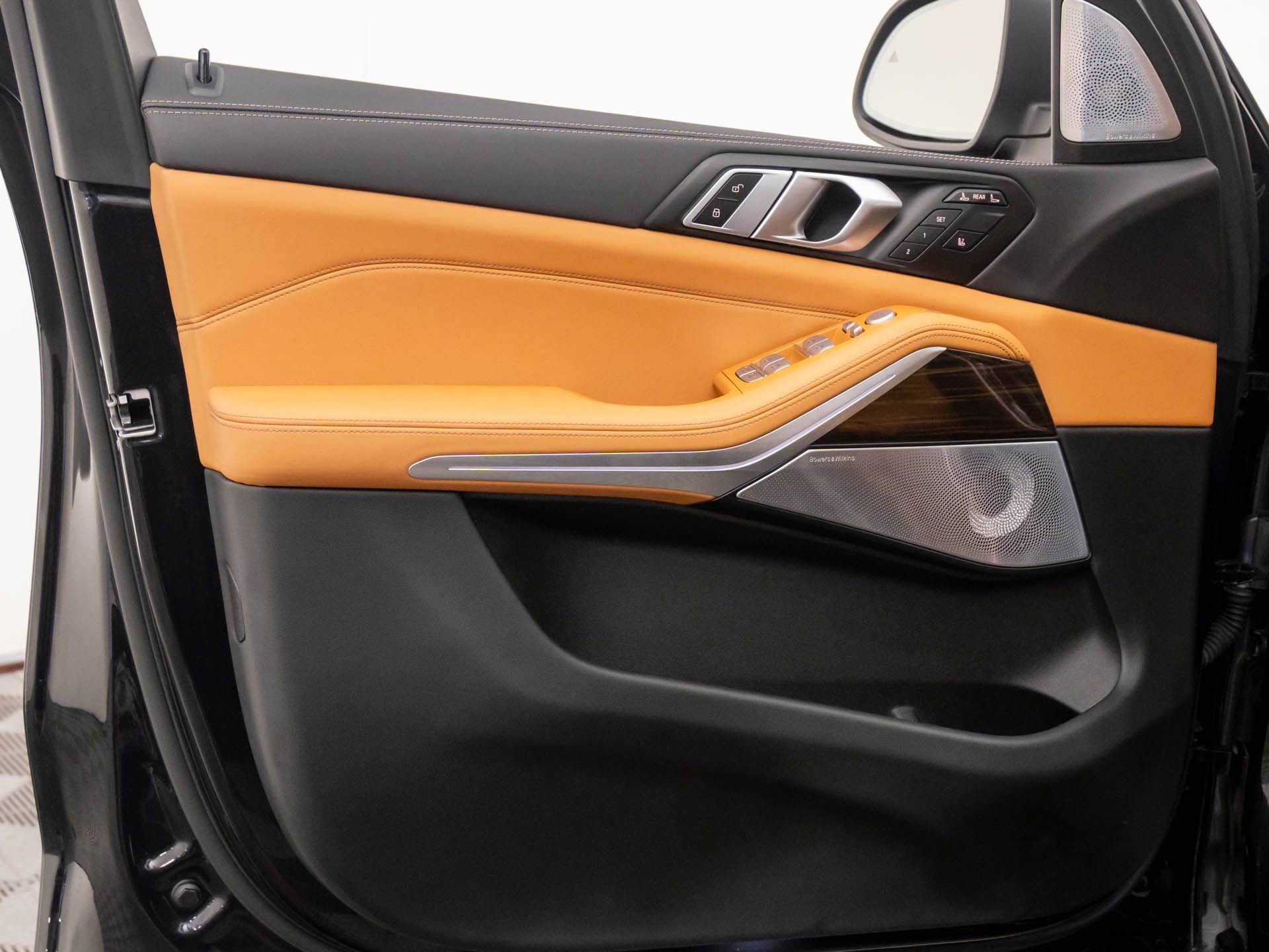 Certified 2025 BMW X7 xDrive40i w/ Premium Package image 14