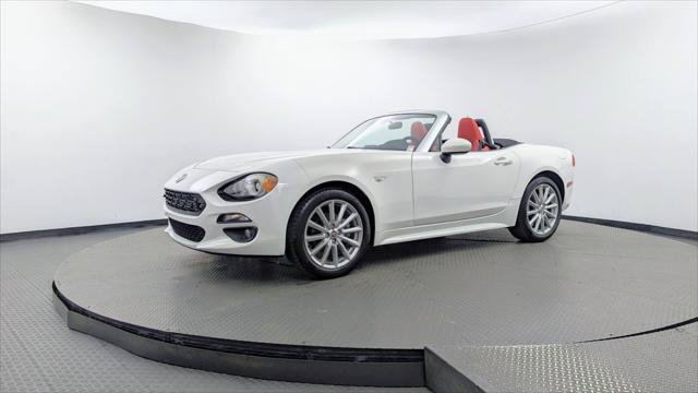 Used 2018 FIAT 124 Spider Lusso RWD image 2