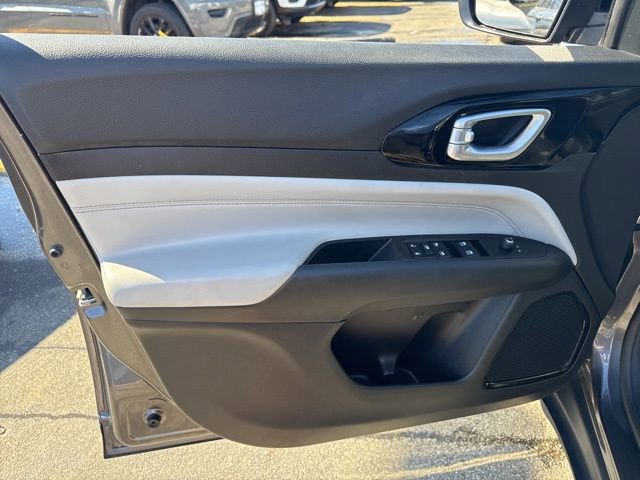 Certified 2022 Jeep Compass Limited image 22
