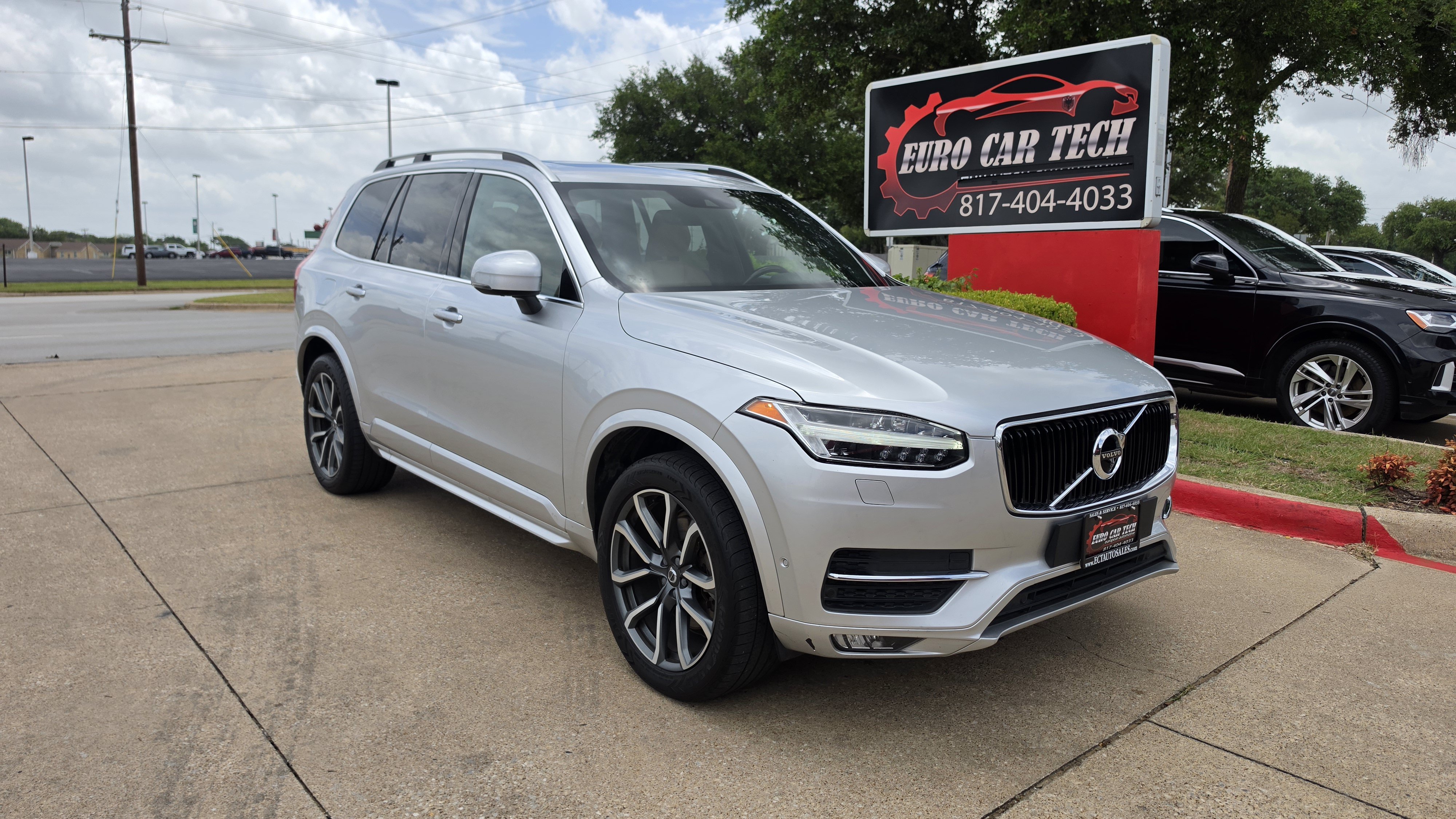 Used 2018 Volvo XC90 T6 Momentum w/ Convenience Package AWD/4WD image 6