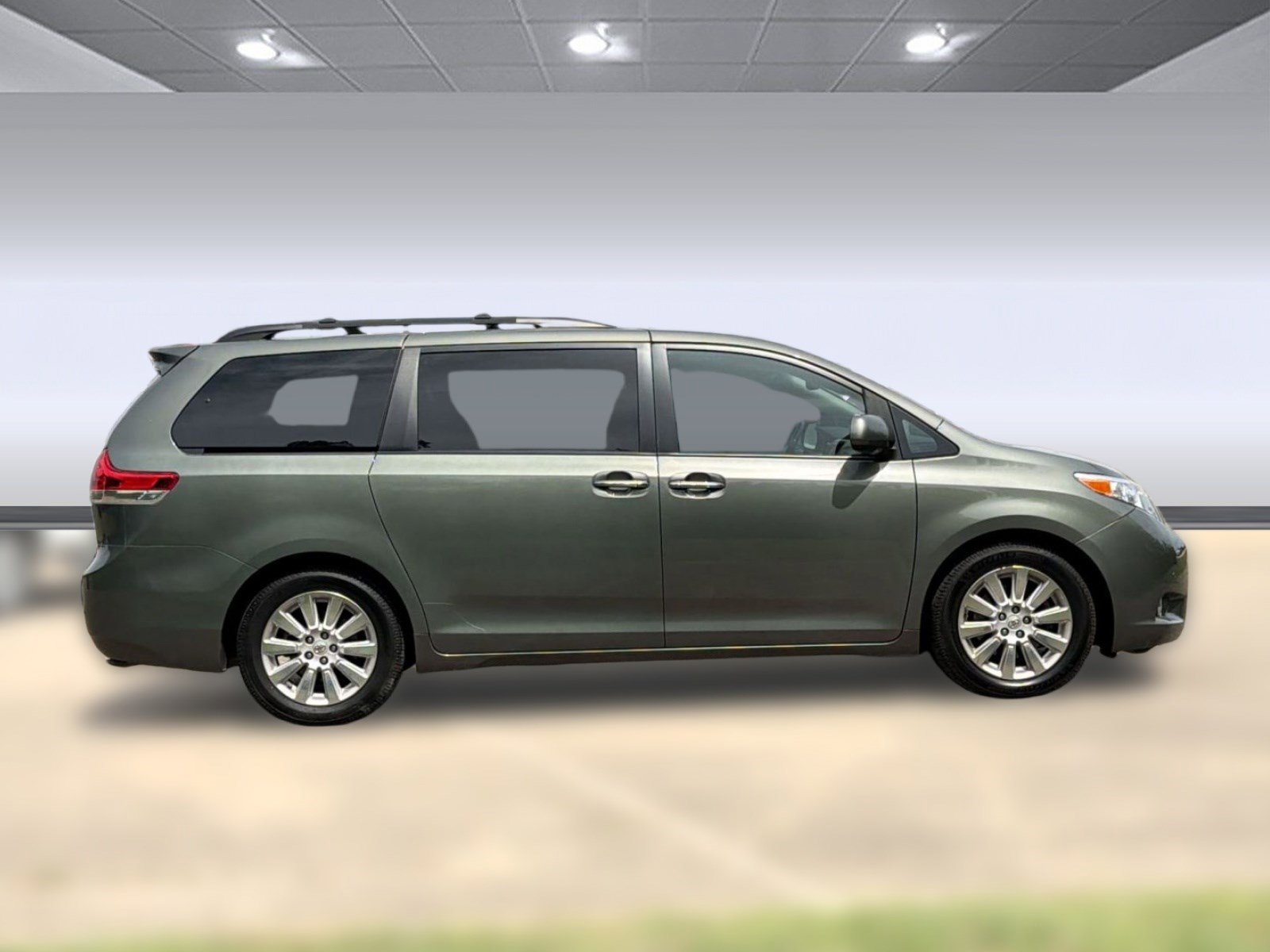 Used 2012 Toyota Sienna Limited w/ Premium Pkg image 8