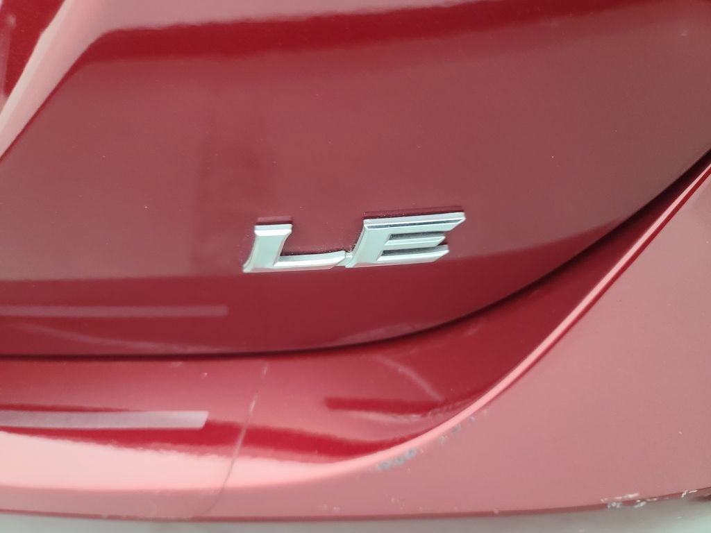Used 2020 Toyota Camry LE image 12