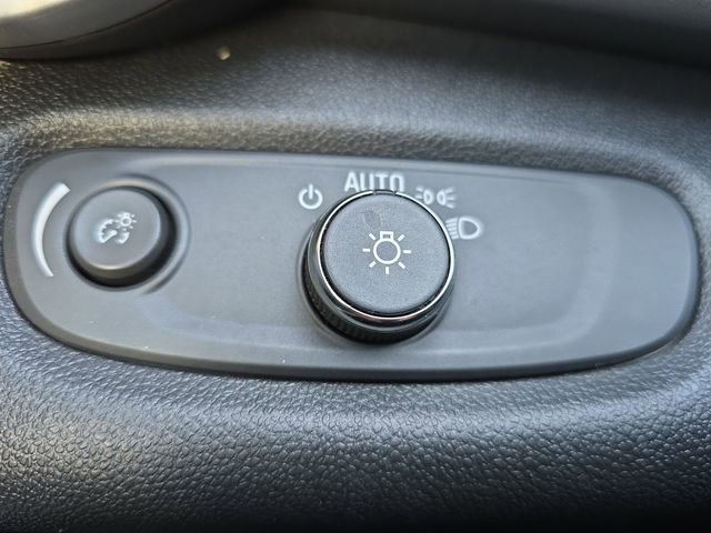 Used 2024 Chevrolet Trax RS w/ Driver Confidence Package image 25