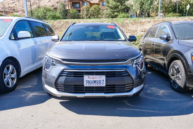 Certified 2024 Kia Niro LX FWD image 3