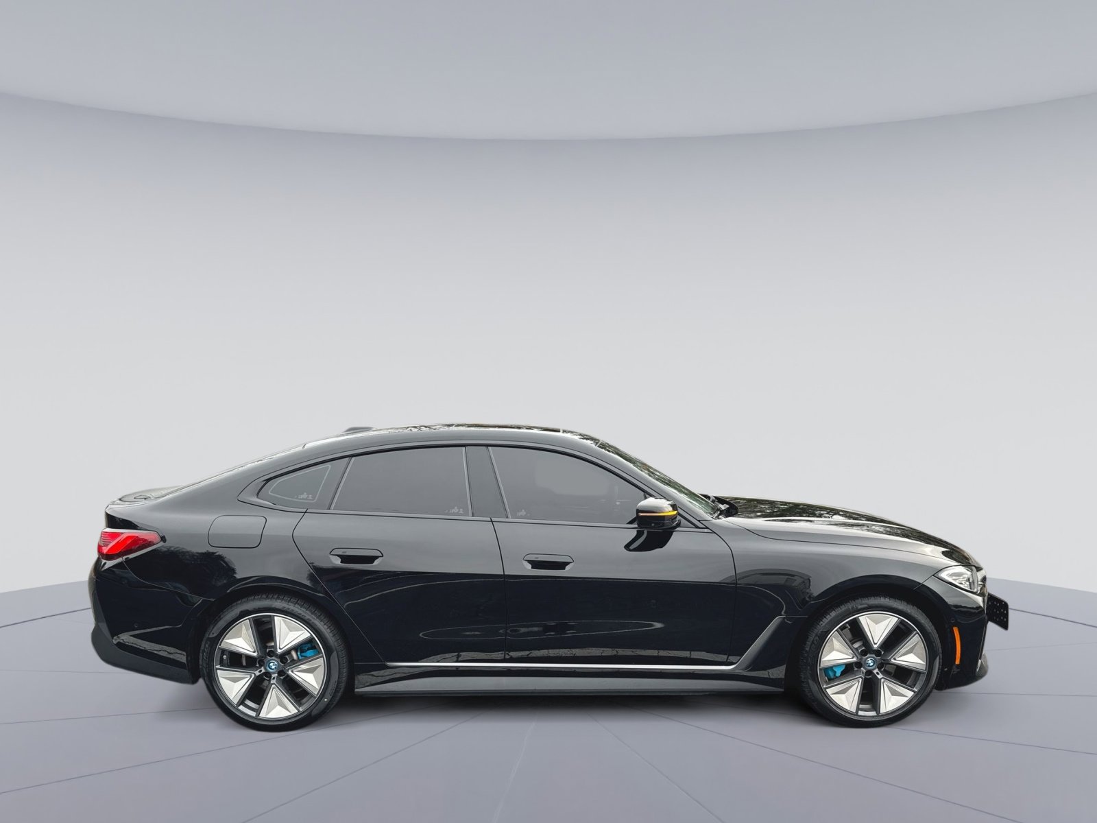 Used 2024 BMW i4 eDrive35 w/ Premium Package image 34