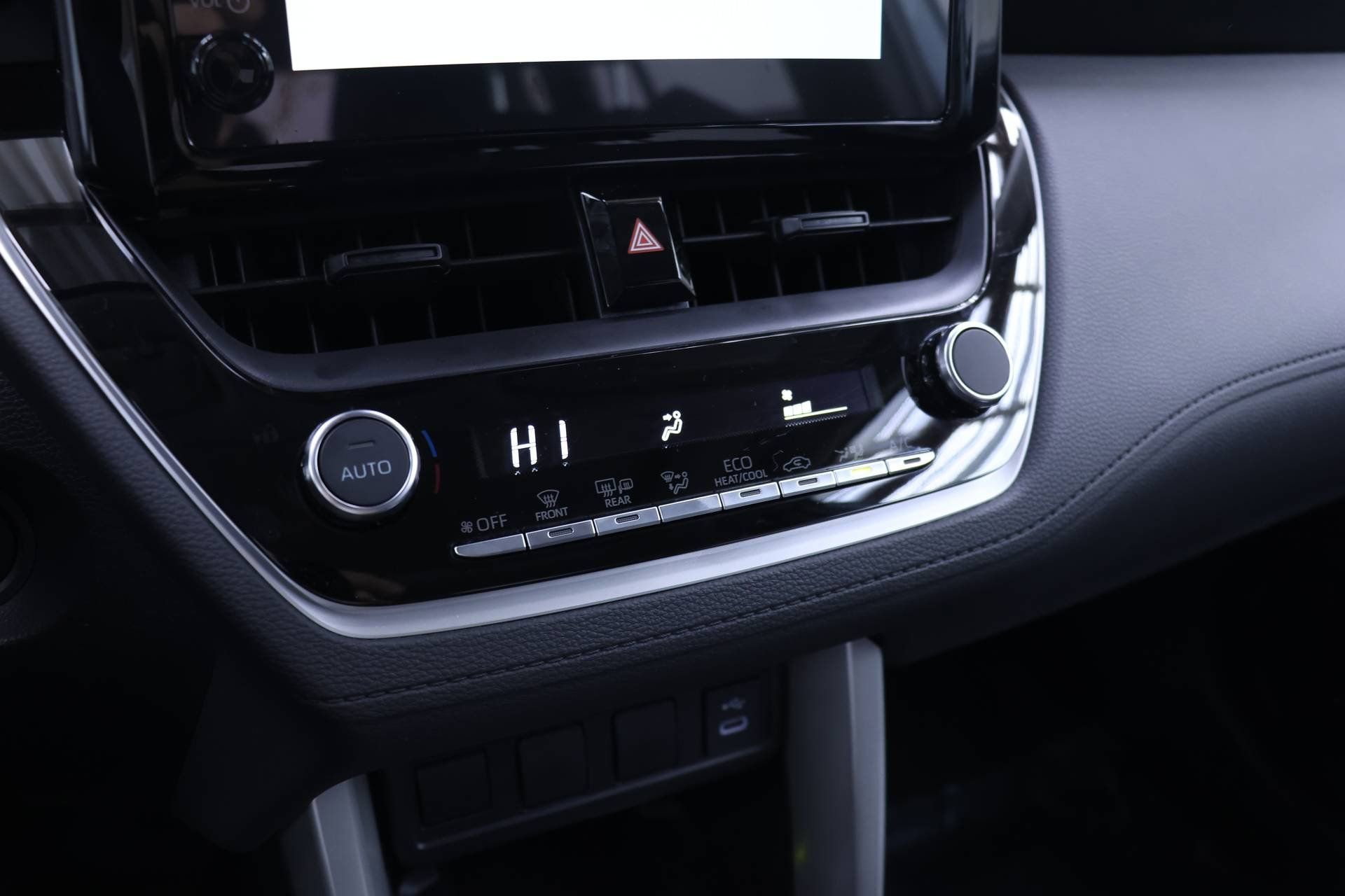 Certified 2025 Toyota Corolla Cross LE image 7