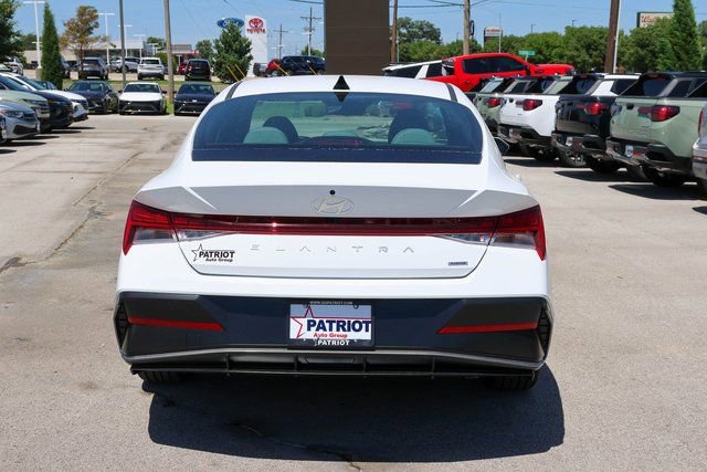 New 2026 Hyundai Elantra Limited image 4