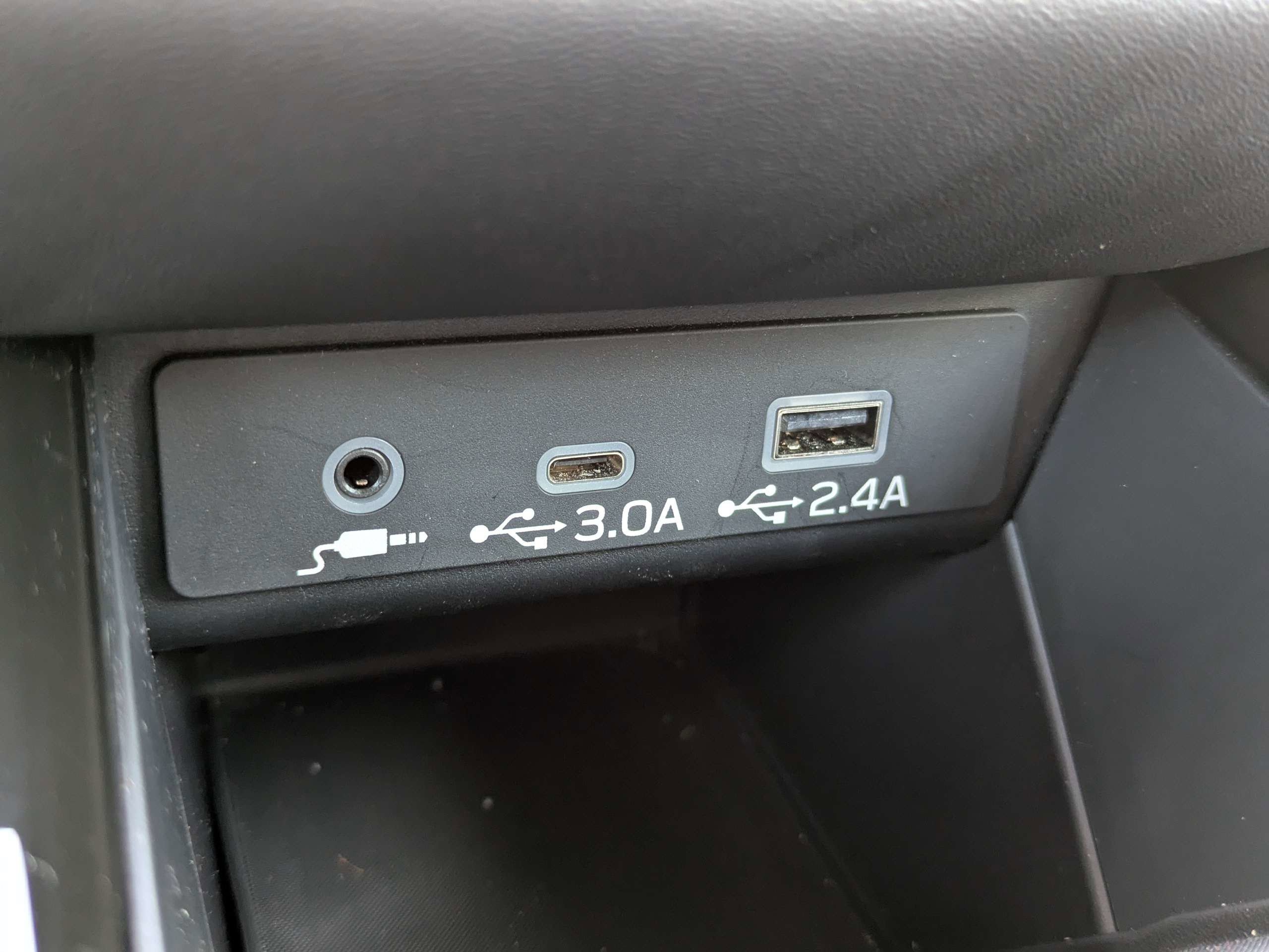 Used 2023 Subaru Outback Premium image 39