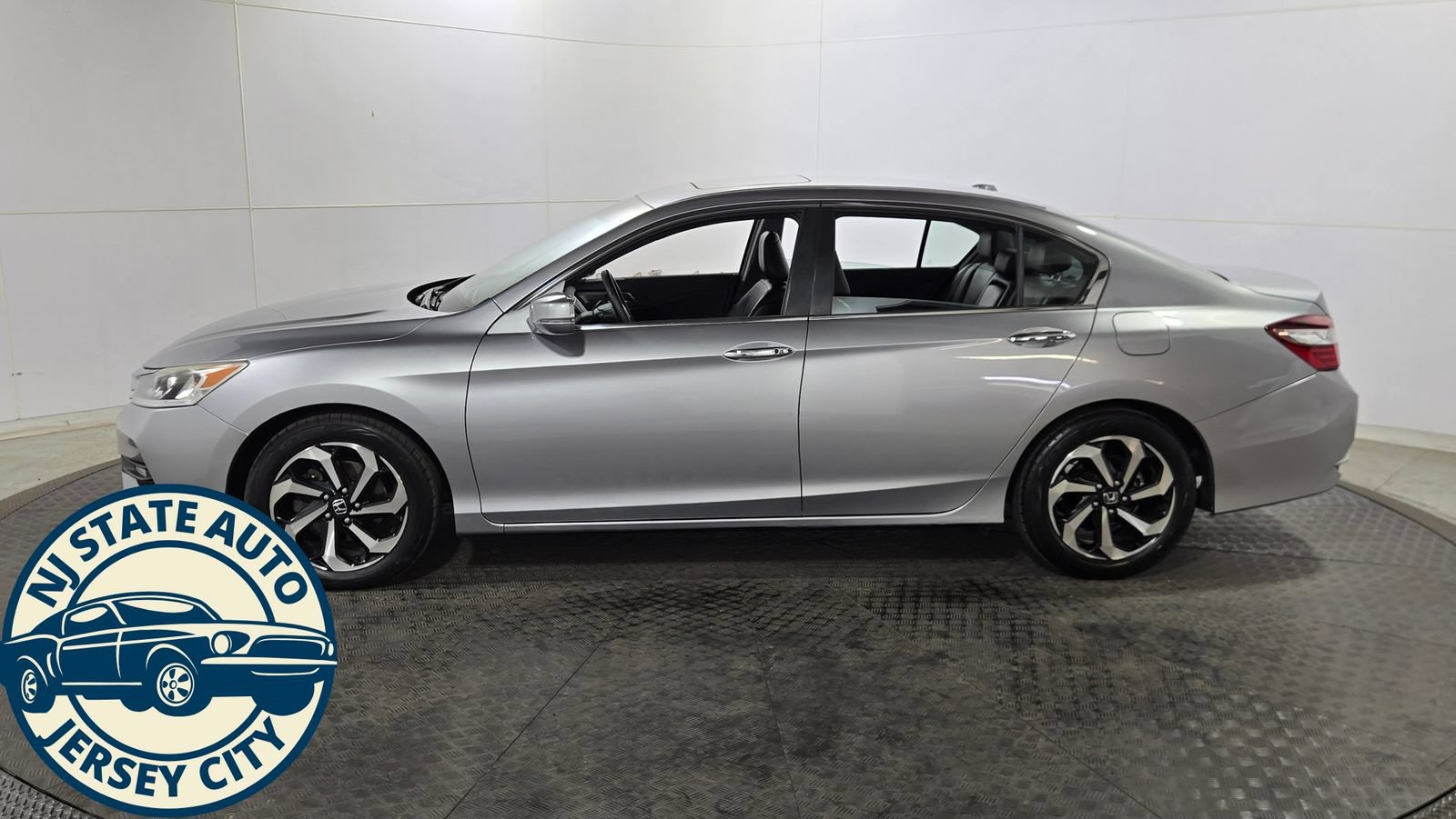Used 2017 Honda Accord EX-L image 4