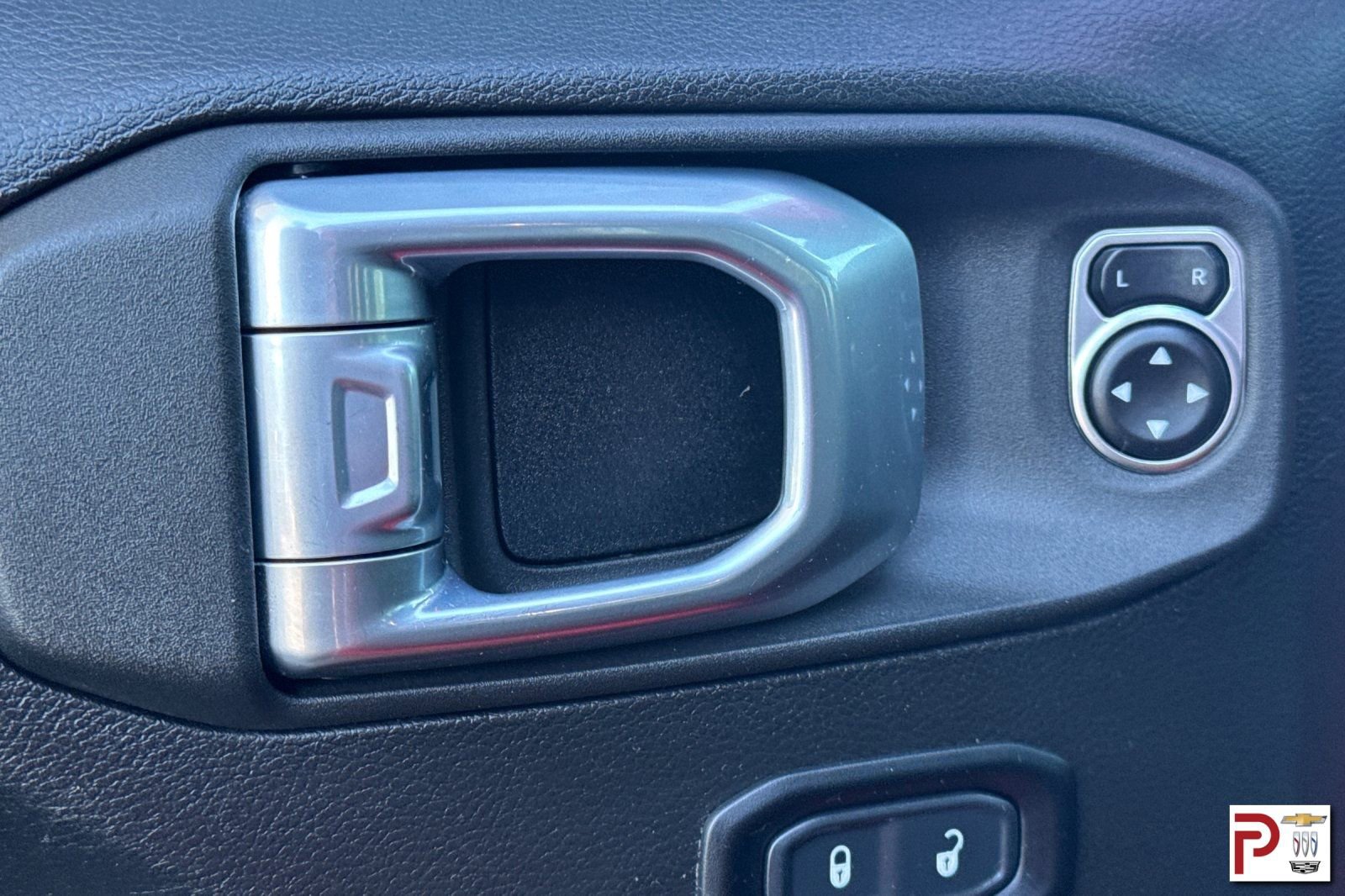 Used 2024 Jeep Wrangler Unlimited Rubicon AWD/4WD image 12