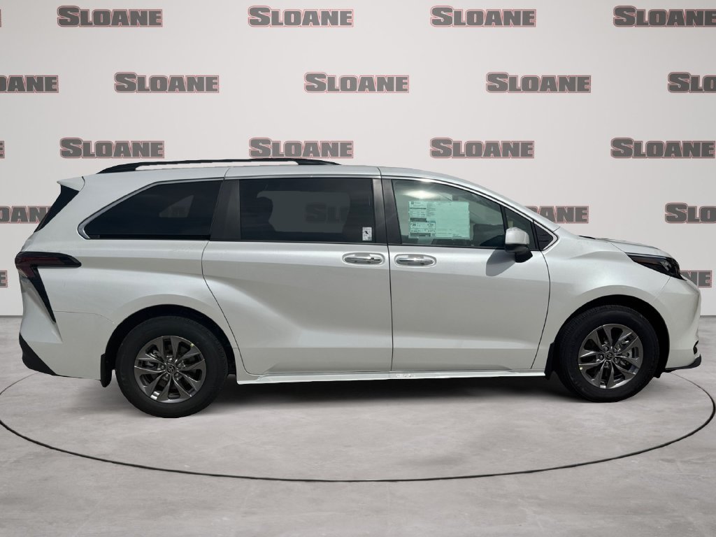 New 2026 Toyota Sienna XLE FWD image 6