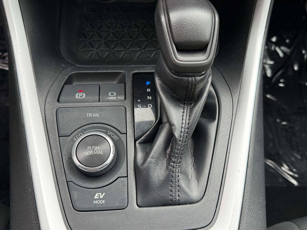 Used 2020 Toyota RAV4 XLE w/ Convenience Package AWD/4WD image 24