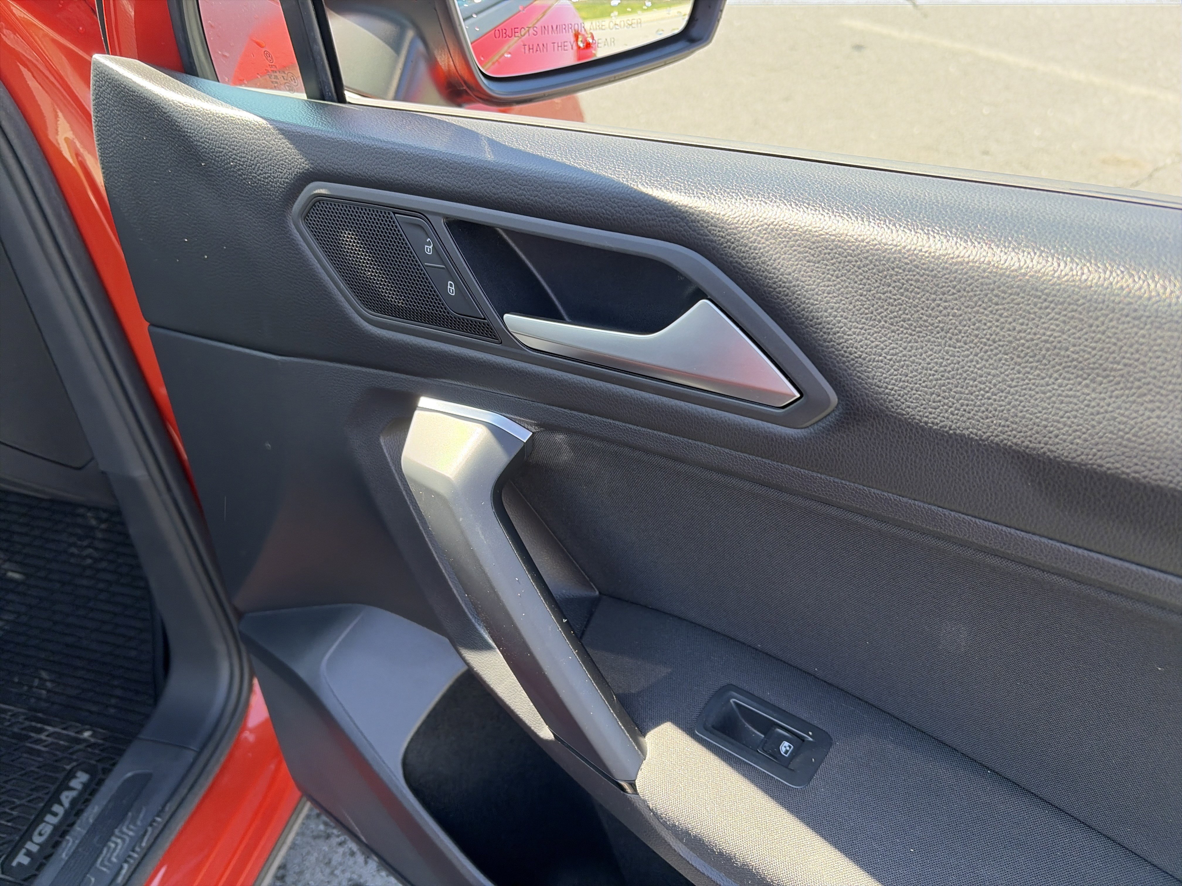 Used 2019 Volkswagen Tiguan S w/ 3rd Row Seat Package image 29