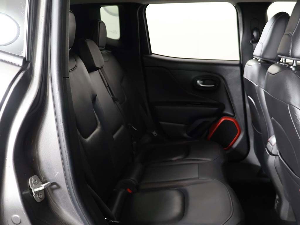 Used 2017 Jeep Renegade Trailhawk w/ Premium Trailhawk Package AWD/4WD image 29
