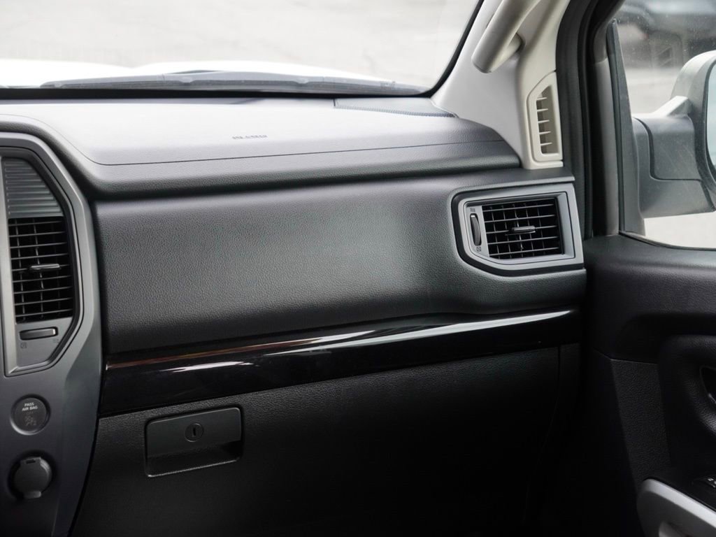 Certified 2023 Nissan Titan SV image 19