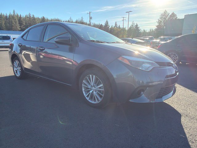 Used 2015 Toyota Corolla LE FWD image 3