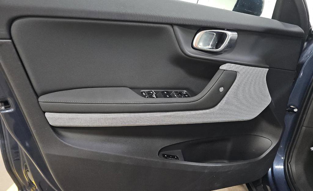 Used 2023 Polestar Polestar 2 w/ Pilot Pack image 15