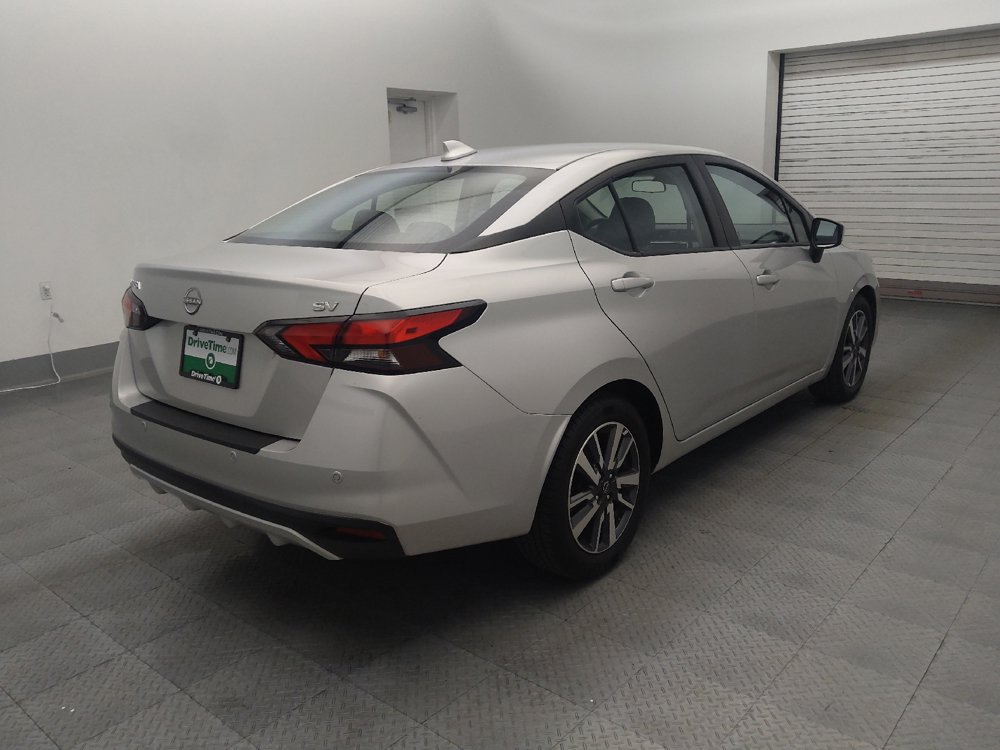Used 2024 Nissan Versa SV FWD image 9