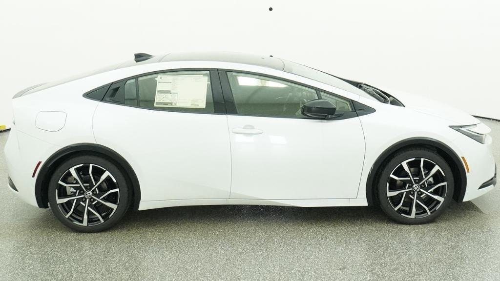 New 2026 Toyota Prius Plug-In Hybrid FWD image 15