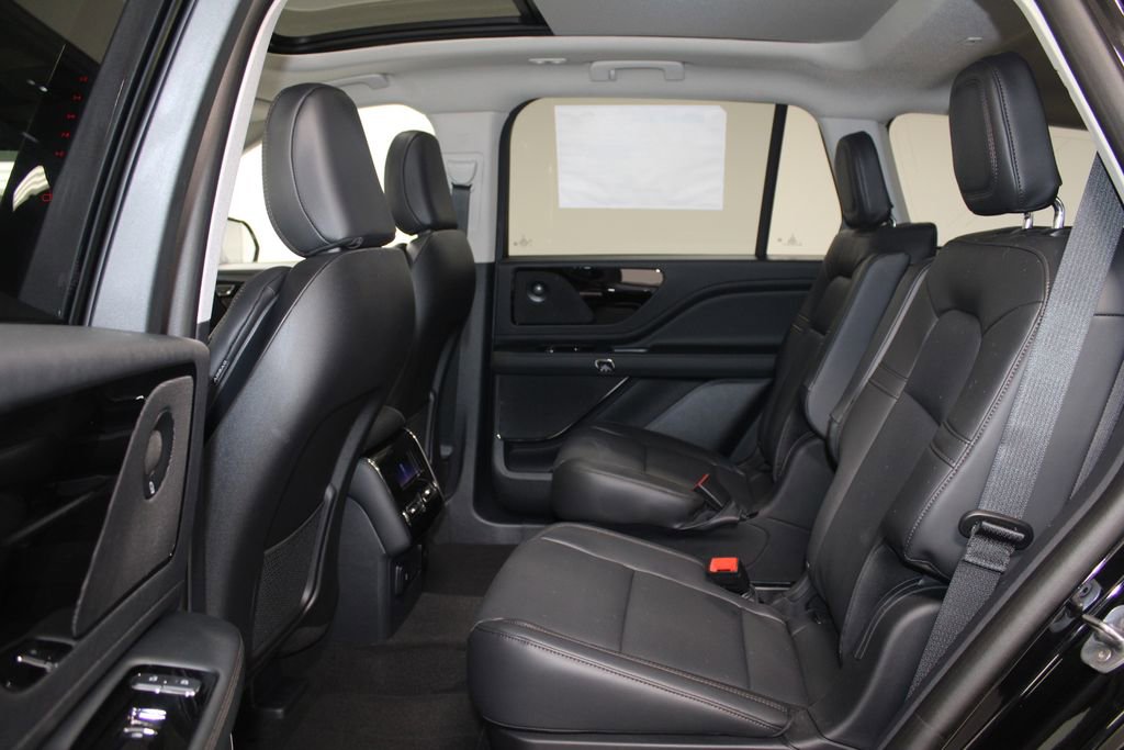 New 2025 Lincoln Aviator 2WD w/ Jet Appearance Package image 21