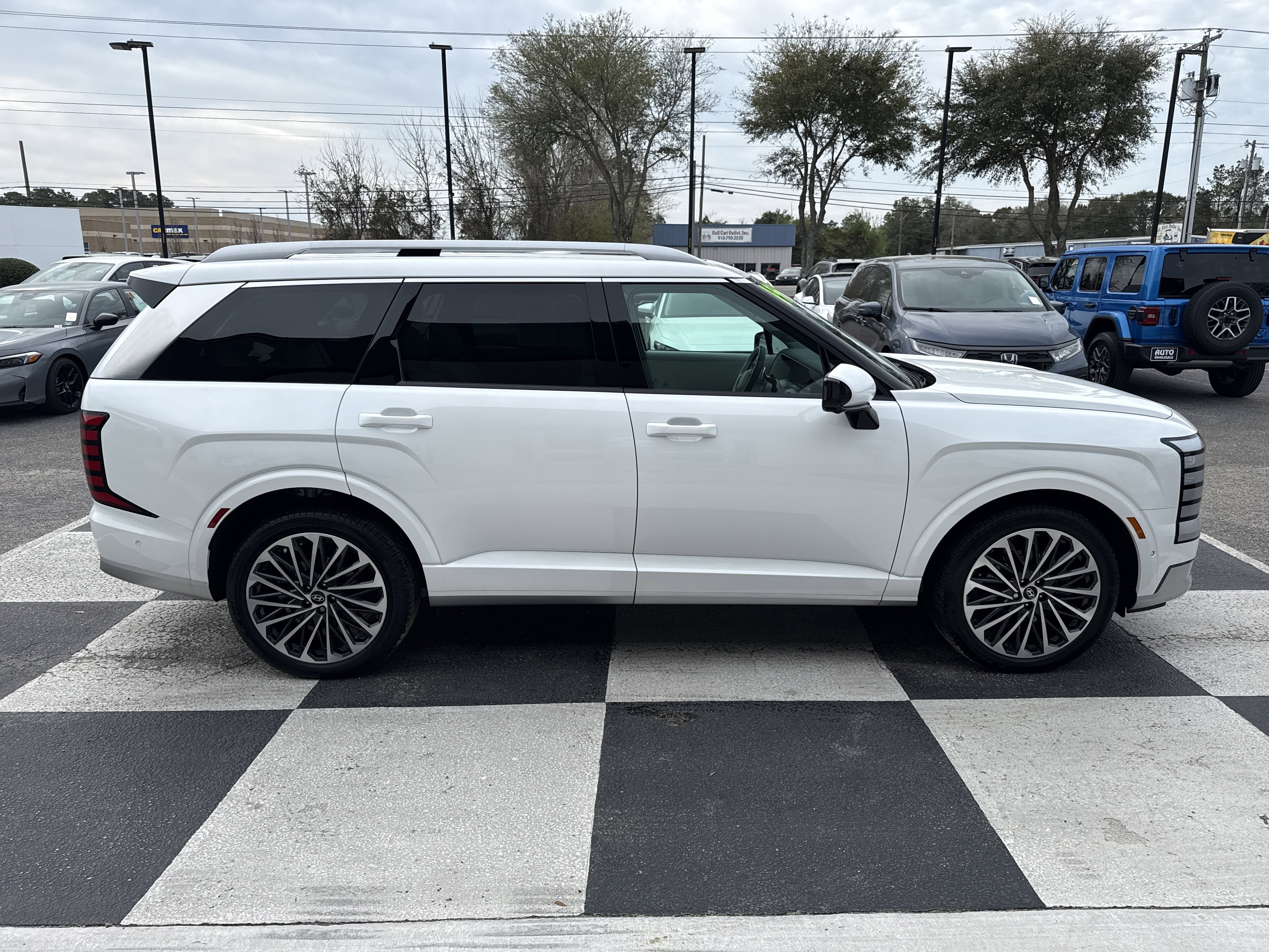 Used 2026 Hyundai Palisade Calligraphy image 3