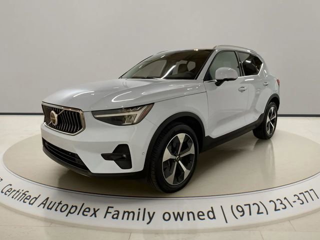 Used 2025 Volvo XC40 B5 Plus