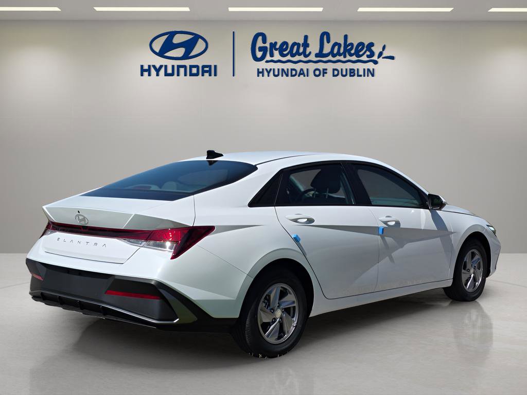 New 2026 Hyundai Elantra SE FWD image 5