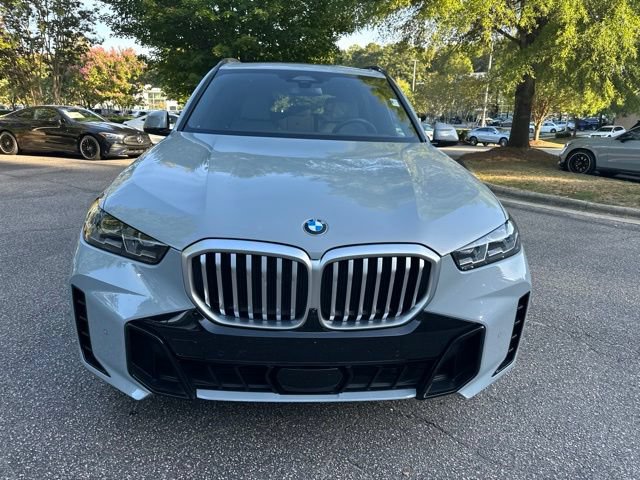 Used 2025 BMW X5 xDrive40i w/ M Sport Package AWD/4WD image 2