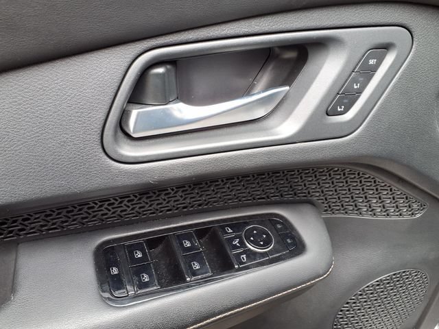 Used 2024 Nissan Ariya AWD image 16
