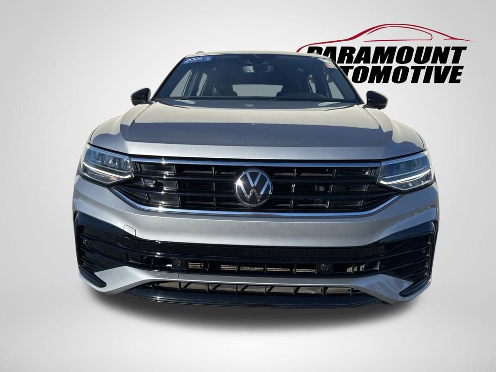 Certified 2024 Volkswagen Tiguan SE R-Line image 2