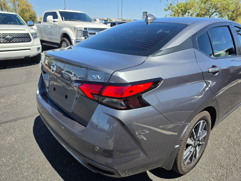 Used 2021 Nissan Versa SV FWD image 5