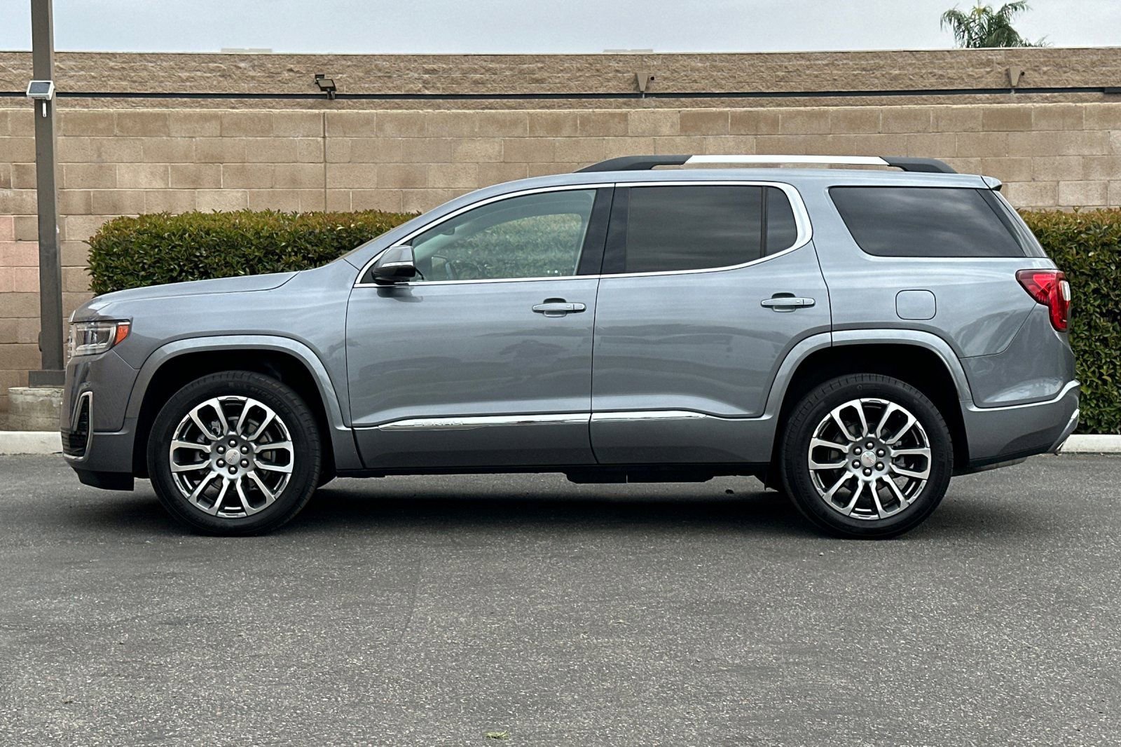 Certified 2021 GMC Acadia Denali w/ LPO, Cargo Package FWD image 7