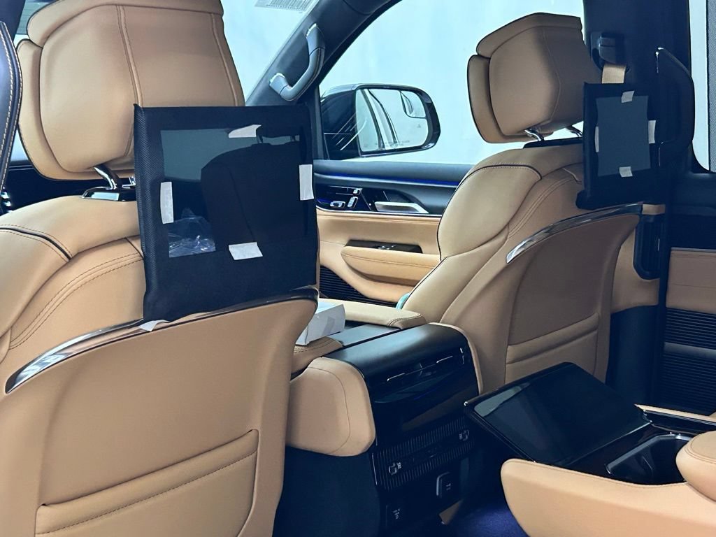 New 2026 Jeep Grand Wagoneer Summit AWD/4WD image 15