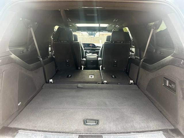 Used 2023 Cadillac Escalade ESV Premium Luxury image 28