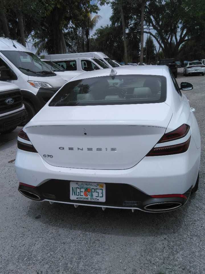 Used 2025 Genesis G70 2.5T image 4