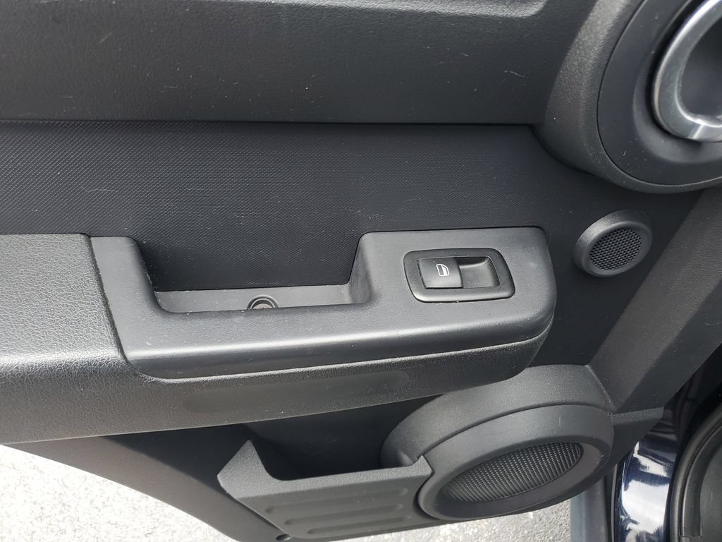 Used 2011 Dodge Nitro Heat AWD/4WD image 16