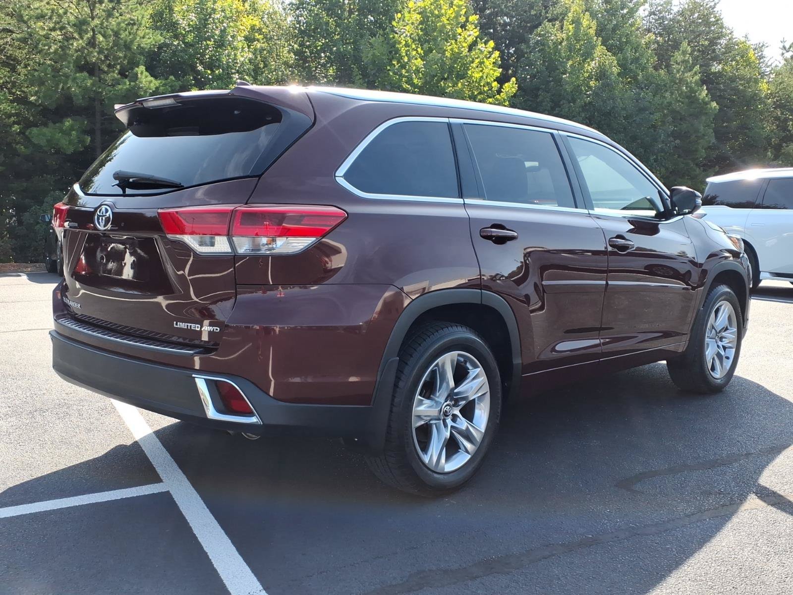 Used 2018 Toyota Highlander Limited w/ Protection Package #3 AWD/4WD image 5