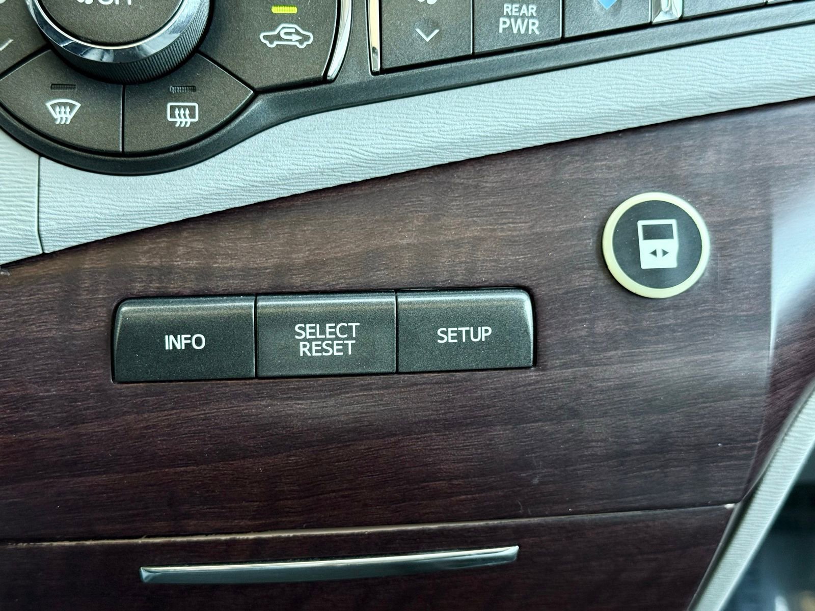 Used 2013 Toyota Sienna XLE w/ Premium Pkg image 49