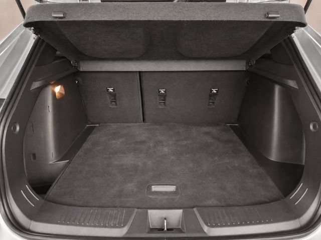 Used 2025 Chevrolet Trax RS w/ Sunroof Package FWD image 12