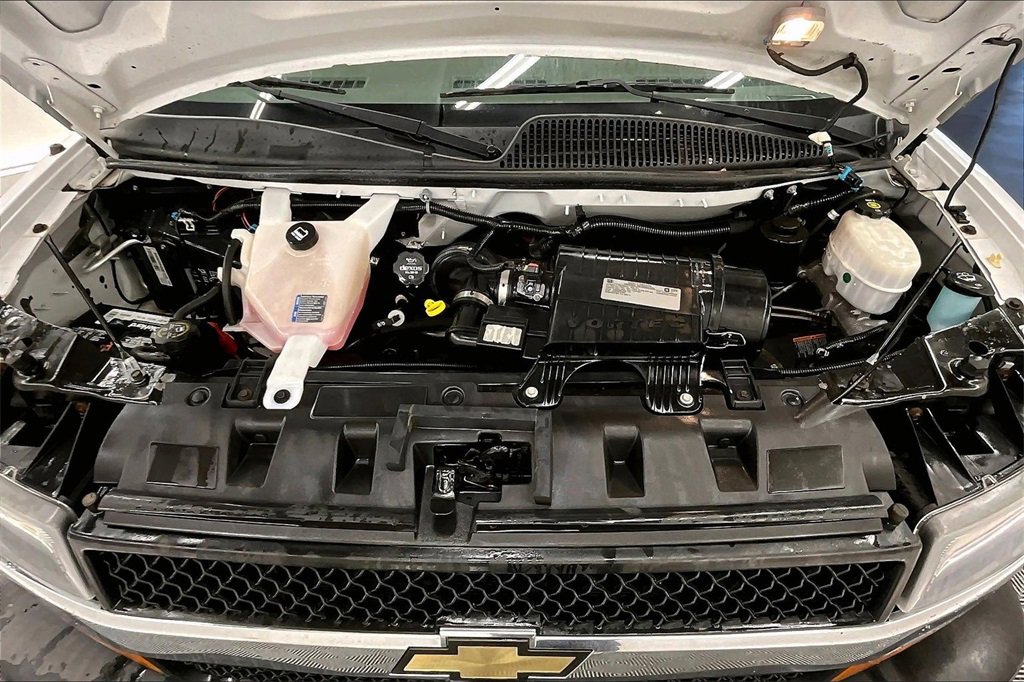 Used 2020 Chevrolet Express 2500 LT w/ LT Preferred Equipment Group image 8