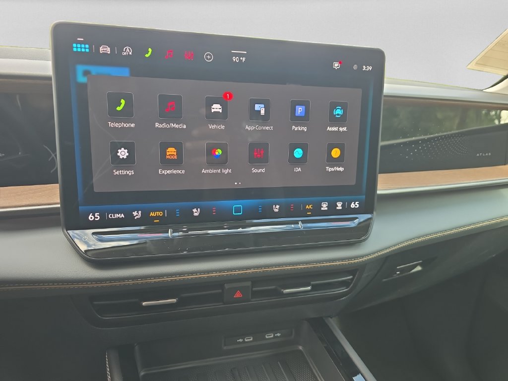 New 2027 Volkswagen Atlas SE FWD image 13